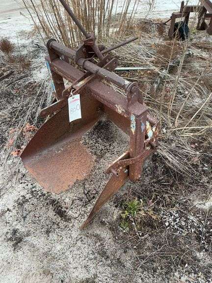 3 Pt Dirt Scoop image