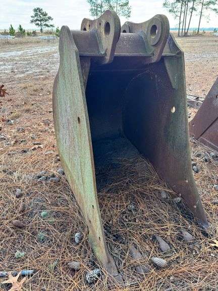 36" Excavator Bucket image