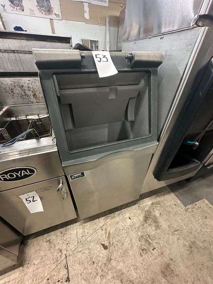 Lance Stainless Steel Ice Maker image