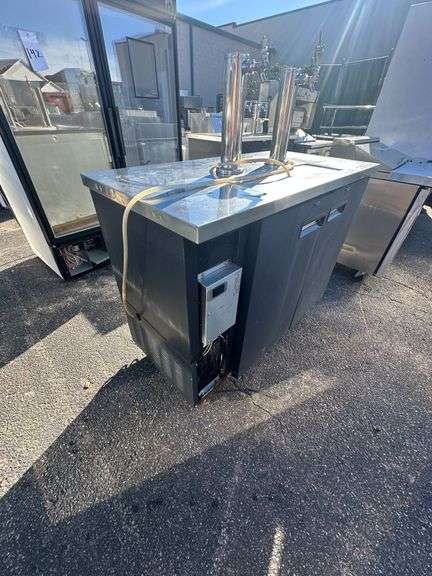 Entree Refrigerator image