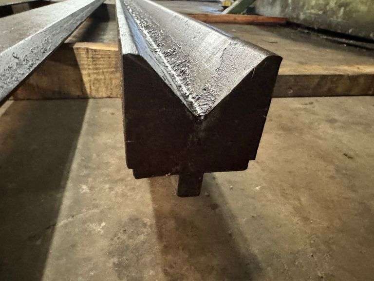 8' V Bottle Press Die