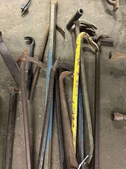 Grouping of Pry Bars