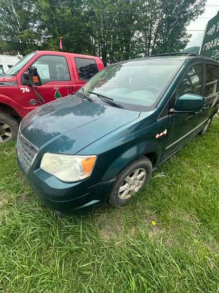 2009 Chrysler Town and Country Minivan VIN# 2A8HR541X9R592642