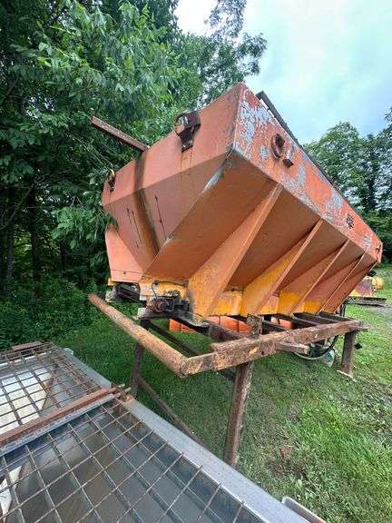 Good Roads 12' Spreader