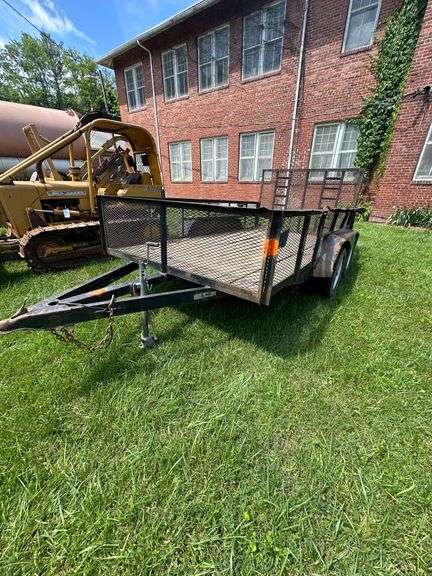 Leonard Trailer VIN# 5BFUA122X8J032198