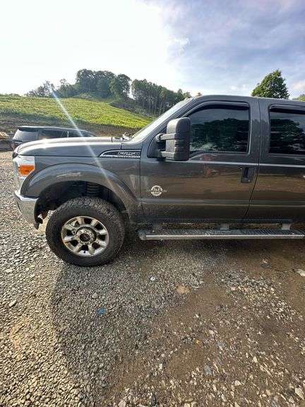2016 Ford F 250 XLT Super Duty Crew Cab 4x4 VIN# 1FT7W2BT9GEC71605