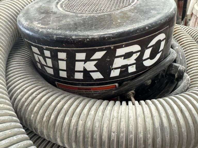 Nikro Industrial Vacuum on Wheels