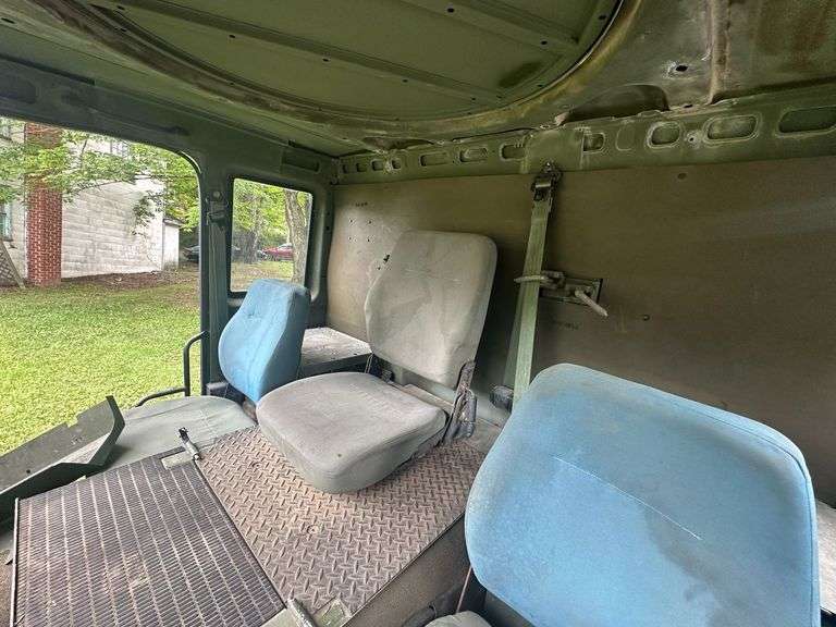1996 Stewart and Stevenson Cabover Military Transport Truck VIN# NH01Y2