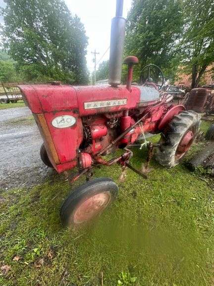 International Harvester model McCormick Farmall 140