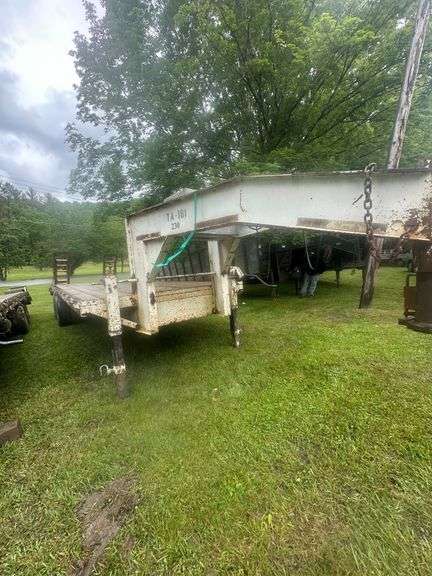 1996 Dr. Enuf Gooseneck Trailer 25'  V-4MNFG2428T001329