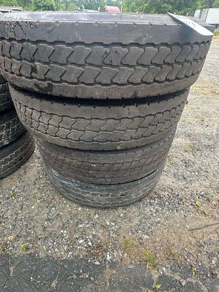 (4x) 11R 245 Used Truck Tires