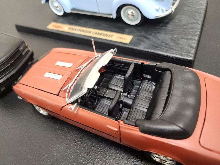 (3) 1:24 Scale Die Cast Cars