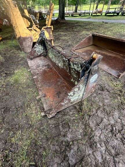 Skid Steer Bucket Attachment