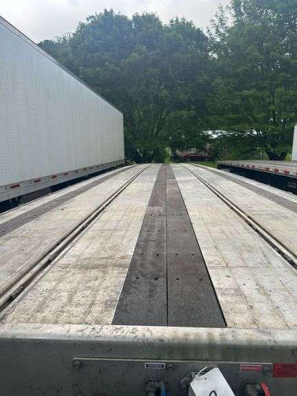 2023 Benson 524 48' Flatbed Trailer VIN# 1TTF482A3P3355163