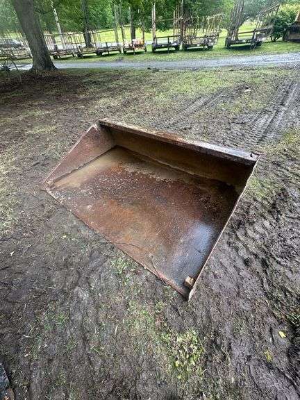 Skid Steer Bucket Attachment