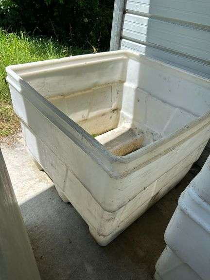 (7)Stacking Plastic Bins