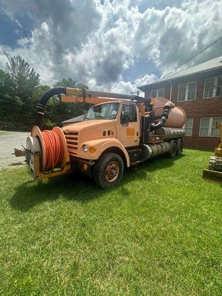 2001 Sterling Septic Truck V-2FZHATAK52AJ81592