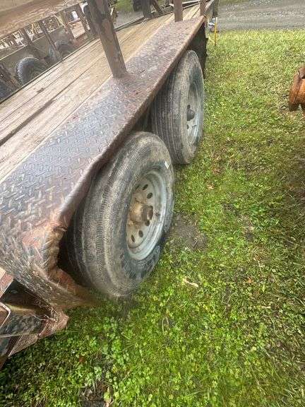 2004 Hurst 22' Trailer VIN# 1H9T3162X41057138