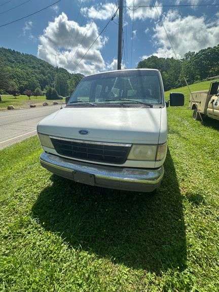 1994 Ford Extended Van VIN# 1FBJS31H0SHA31343