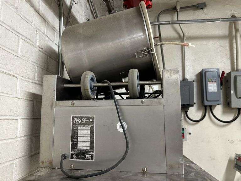 Les Concepts G.V. Inc Vacuum Tumbler Model MAV25
