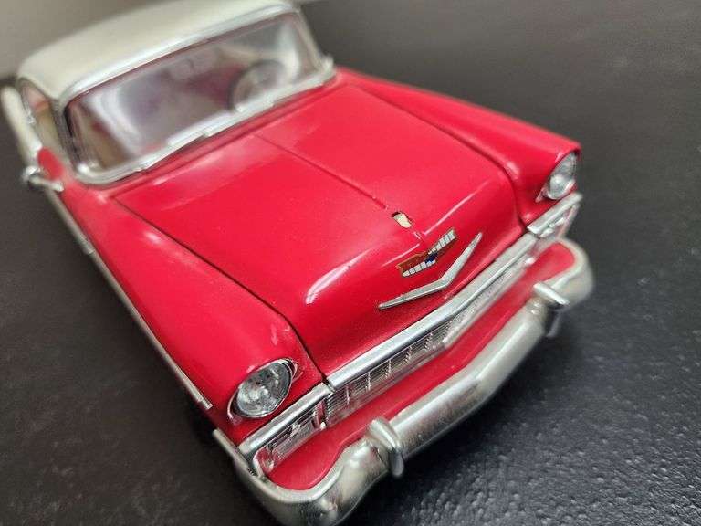 1:18 Scale 1956 Chevrolet Bel Air Die Cast