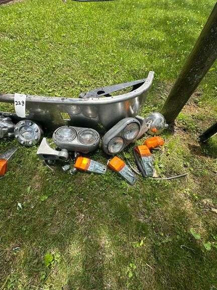 Hendrickson Diesel Truck Bumper w/ Assorted Replacement Lights