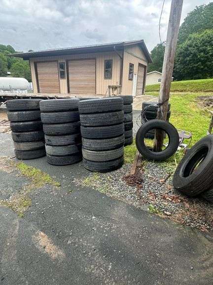 (35x) Truck Tire Casings