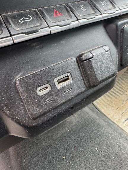 2021 Chevrolet Silverado 1500 LT Crew Cab 4WD Pickup | VIN: 1GCUYDED4MZ398957