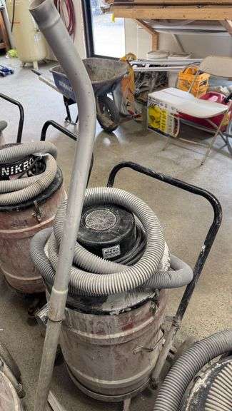 Nikro Industrial Vacuum on Wheels with Wand