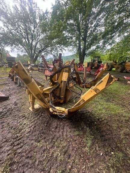 Dutchman Model-300  25 Degree 3 Blade Tree Spade