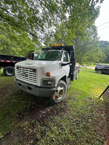 2008 Chevy C7500 Line Truck VIN# 1GBM7C1B88F417491