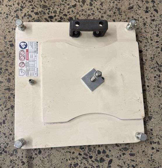 Gast DOA-V520A-AA Diaphragm Vacuum/Pressure Pump & Vacuum Pad