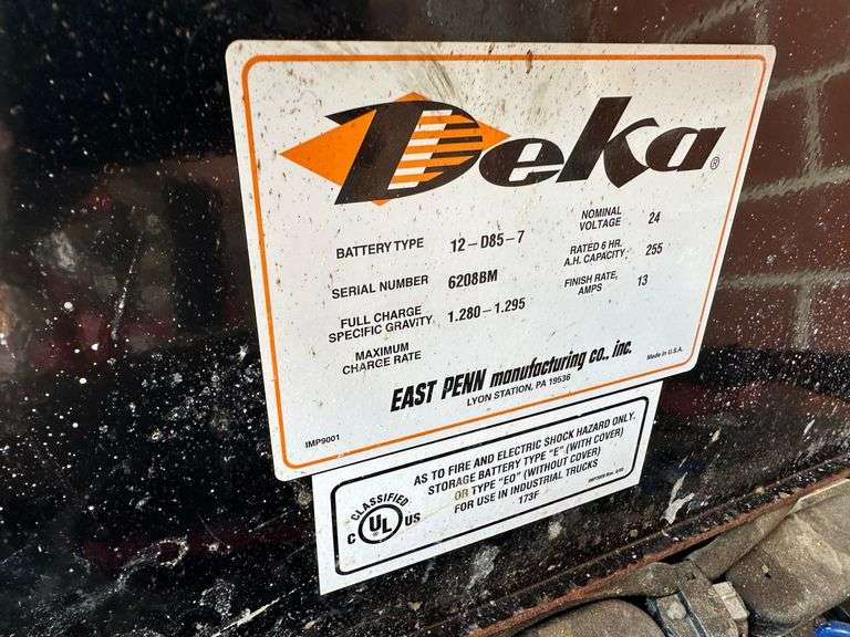 Raymond Model 8210 Deka D -Series 24V 9AMP Electric Pallet Jack
(non-functional)