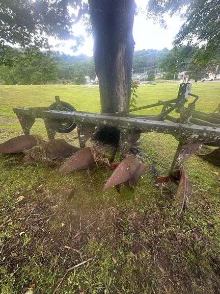 Antique 5 Tooth 3 Point Rear Mounted Moldboard Plow