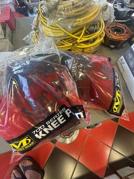 New Mechanix Wear Knee Pads (4 Total)