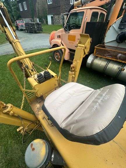 Vermeer V5800 Trencher with Backhoe