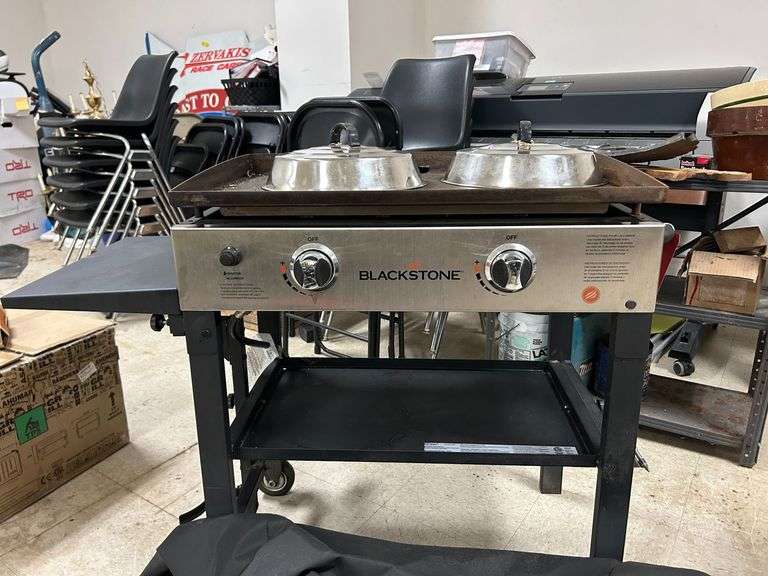 BlackStone Propane Griddle, 2-Burner with Cover
