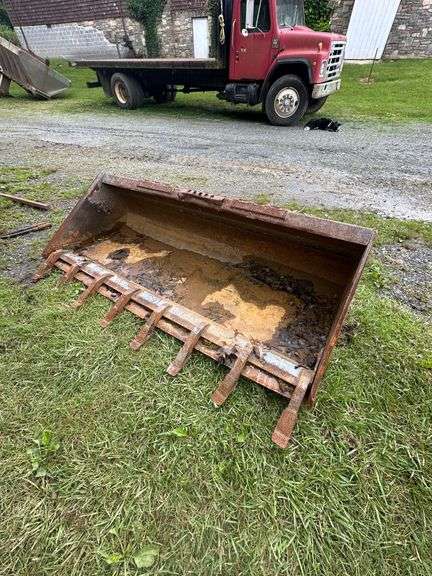 6'.5" Bucket Attachment