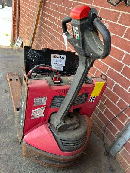 Raymond Model 8210 Deka D -Series 24V 9AMP Electric Pallet Jack
(non-functional)