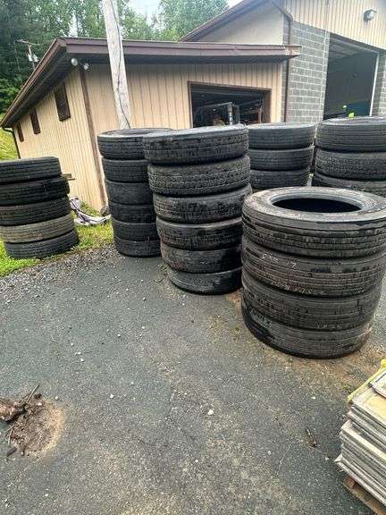 (35x) Truck Tire Casings