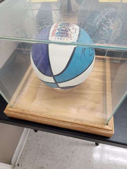 Dell Curry Autographed Charlotte Hornets Basketball in Display Case