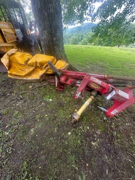 1997 Ford F25-5 Disk Mower Rear Mounted PTO drive