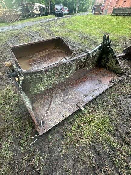 Skid Steer Bucket Attachment