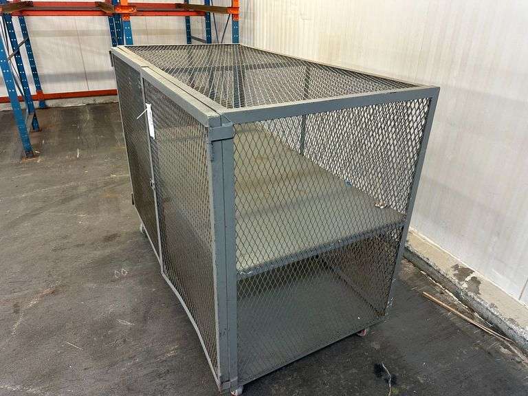 Rolling Locking Cage