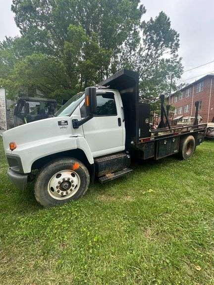 2009 Chevy C7500 Line Truck VIN# 1GBM7C1B49F411799