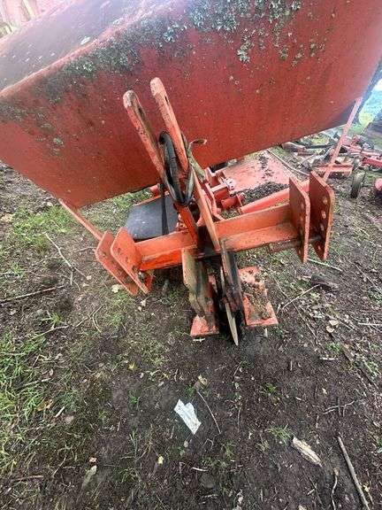 Alice Chalmers 3 Point Riding Seed Planter