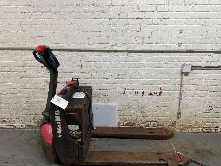 Raymond Model 8210 Electric Pallet Jack (non-functional)