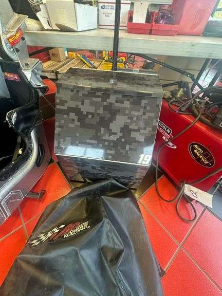 Pit Road  Toolbox with Cover From JGR