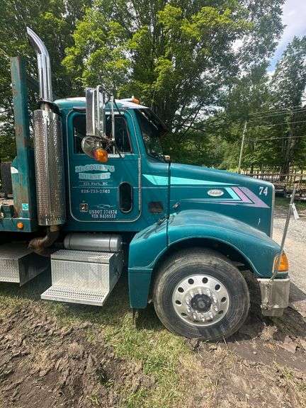1997 Peterbilt 385 30' Roll Back Vin# 1NPGLA9X0VN439553