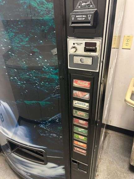 Drink Machine with Dollar Changer